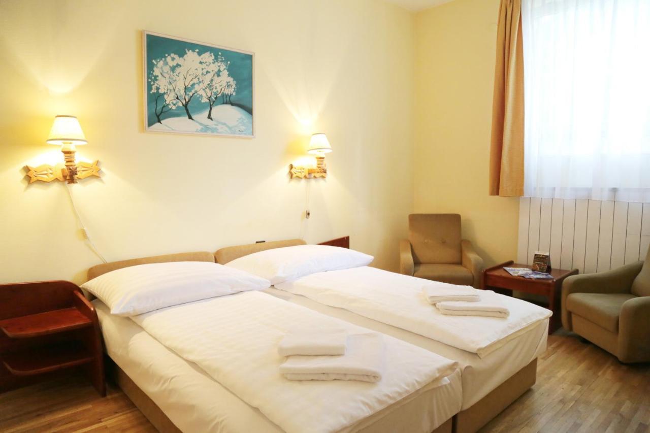 Hotel Bara Gellert ブダペスト エクステリア 写真